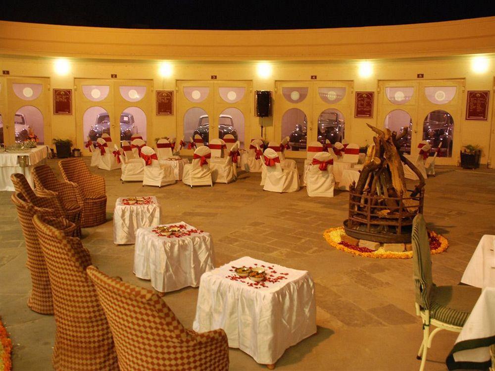 Garden Hotel by HRH Group of Hotels Udaipur Buitenkant foto