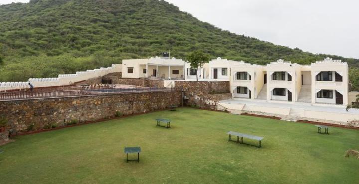 Garden Hotel by HRH Group of Hotels Udaipur Buitenkant foto