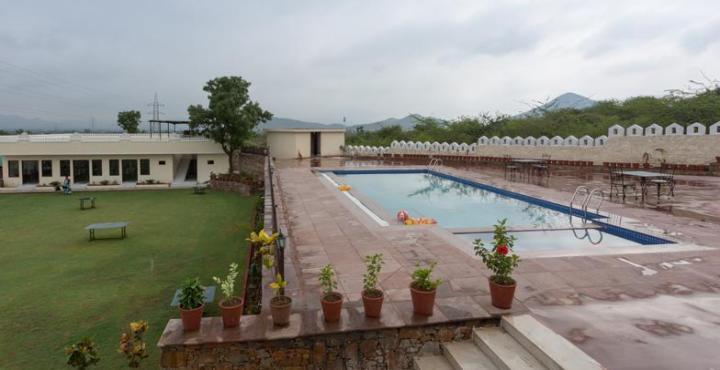 Garden Hotel by HRH Group of Hotels Udaipur Buitenkant foto