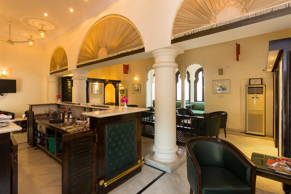 Garden Hotel by HRH Group of Hotels Udaipur Buitenkant foto