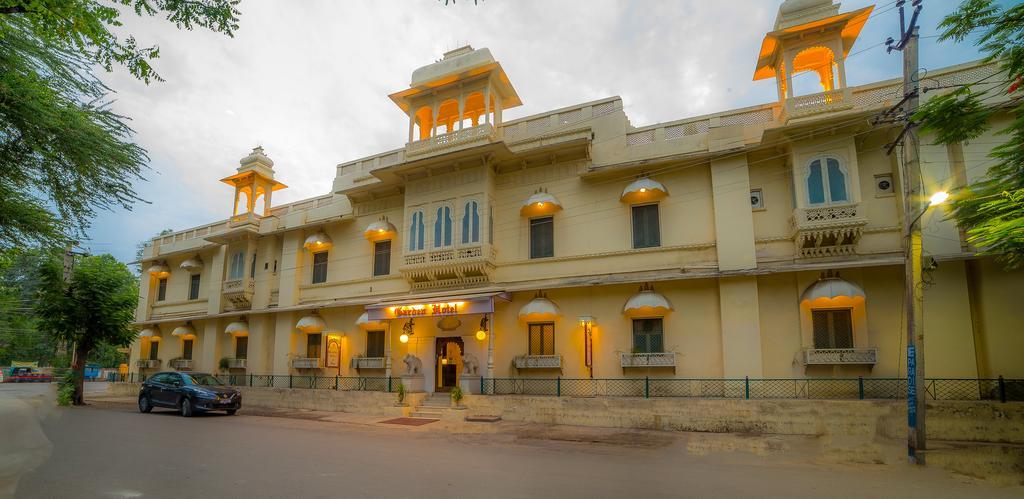 Garden Hotel by HRH Group of Hotels Udaipur Buitenkant foto