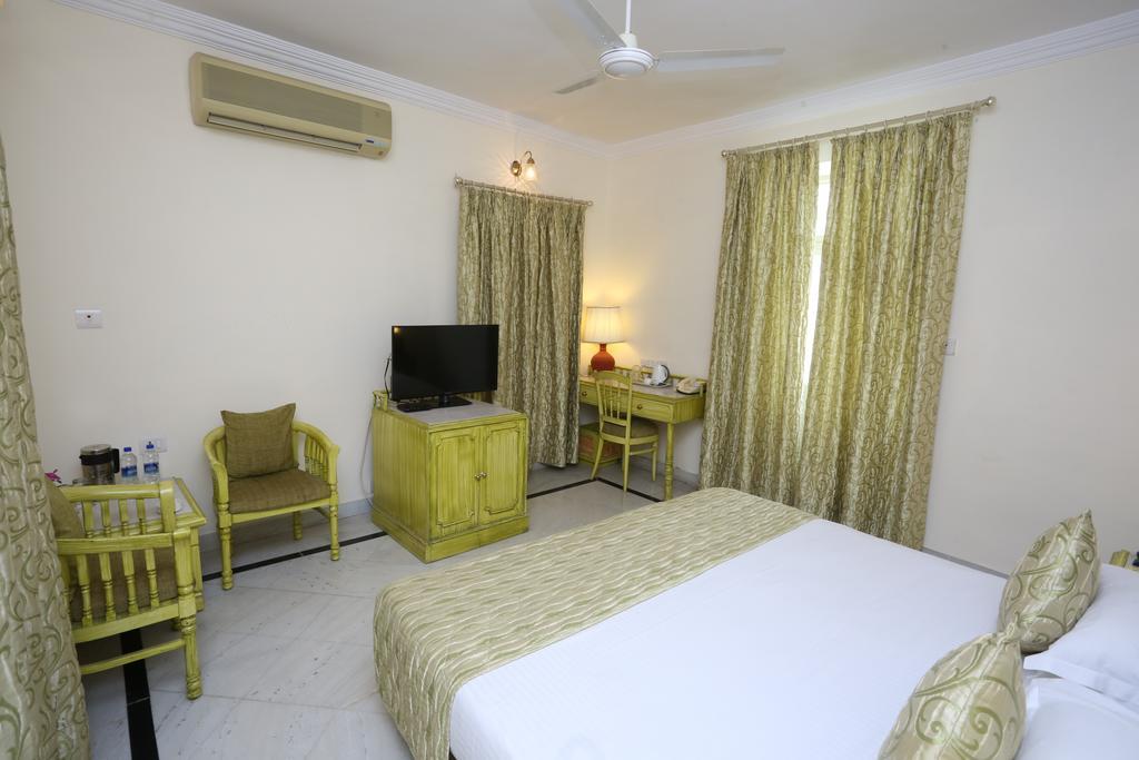Garden Hotel by HRH Group of Hotels Udaipur Buitenkant foto