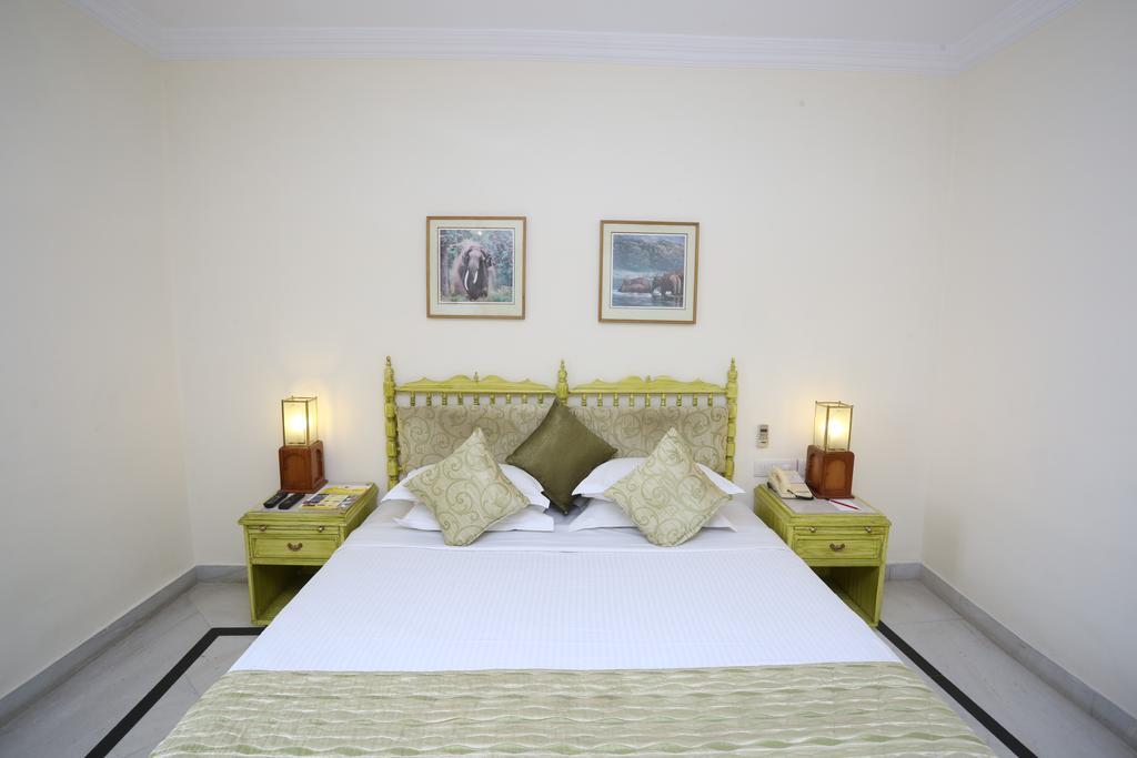 Garden Hotel by HRH Group of Hotels Udaipur Buitenkant foto