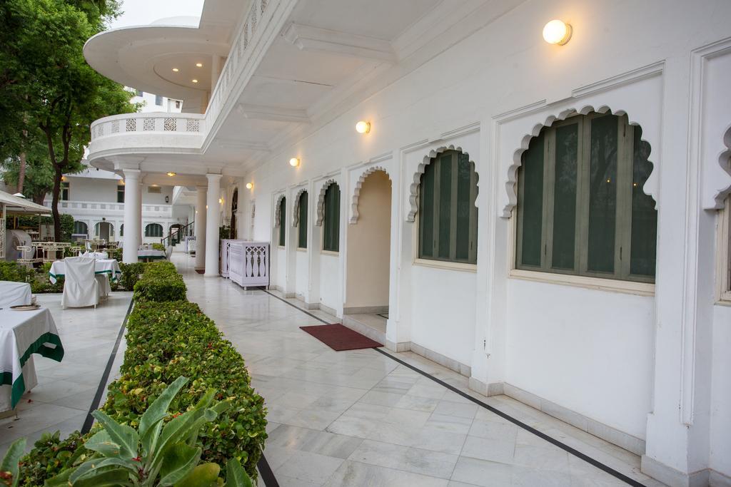 Garden Hotel by HRH Group of Hotels Udaipur Buitenkant foto
