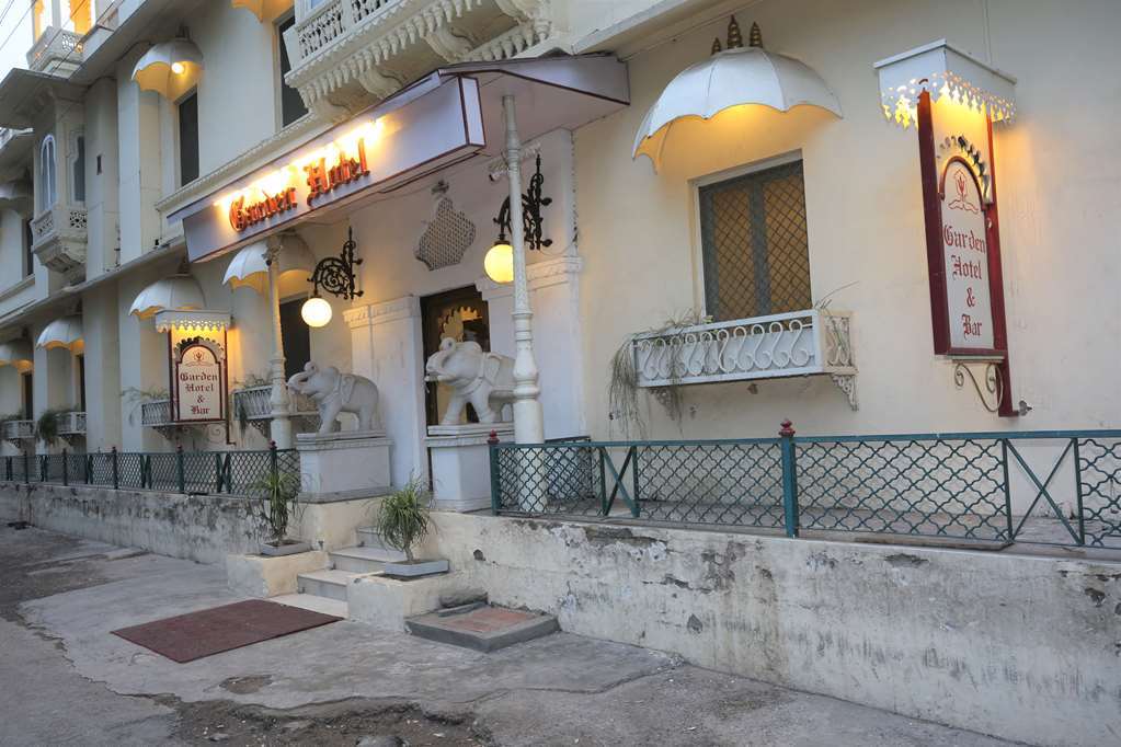 Garden Hotel by HRH Group of Hotels Udaipur Buitenkant foto