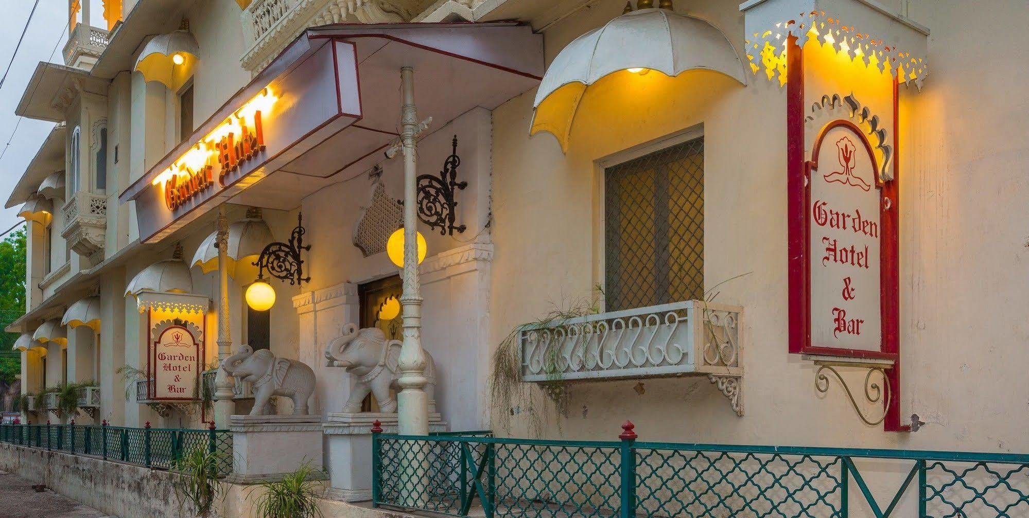 Garden Hotel by HRH Group of Hotels Udaipur Buitenkant foto