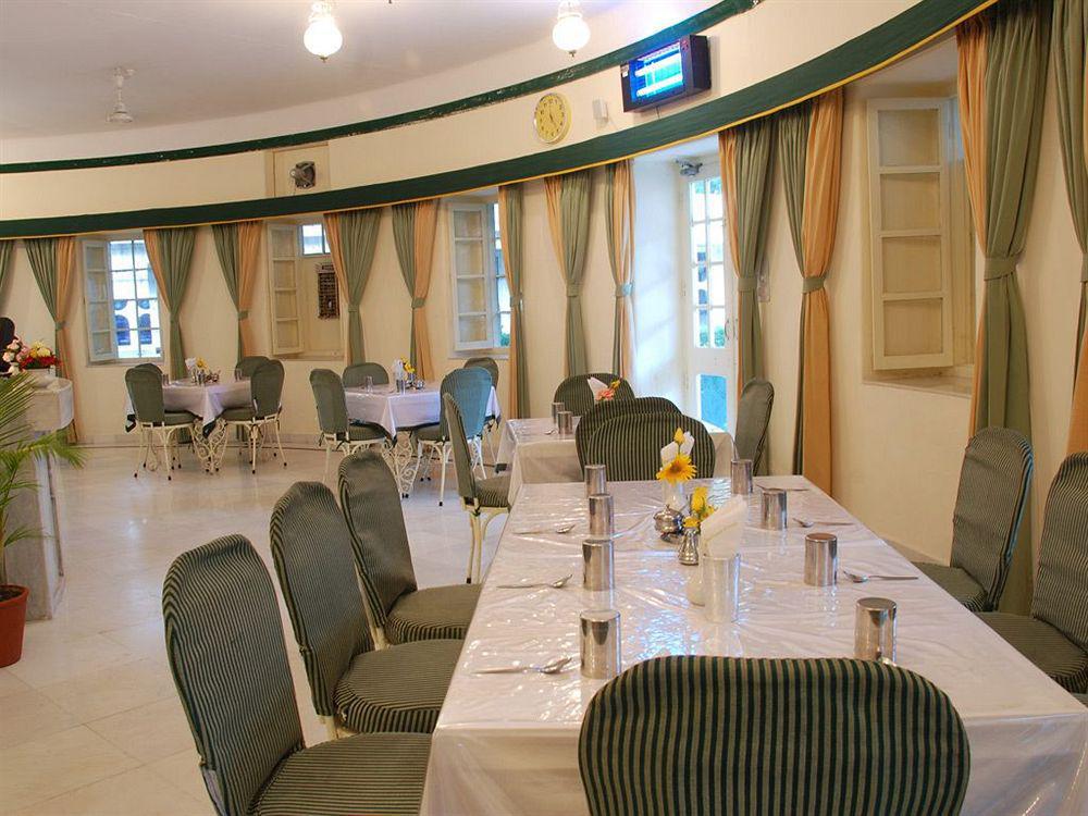 Garden Hotel by HRH Group of Hotels Udaipur Buitenkant foto