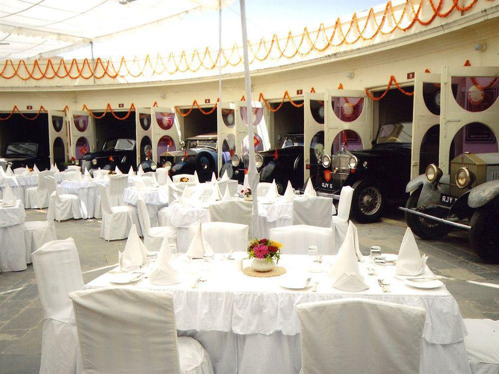 Garden Hotel by HRH Group of Hotels Udaipur Restaurant foto